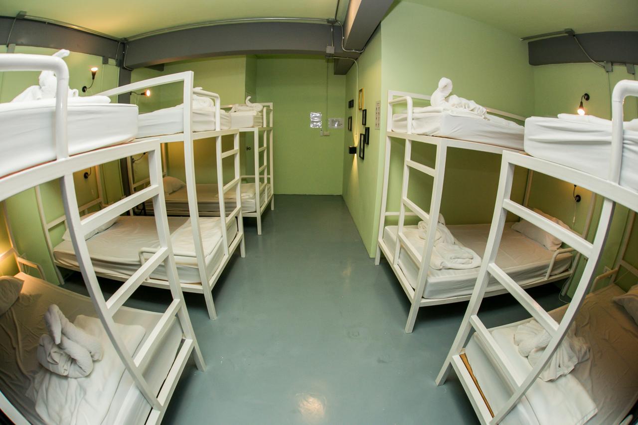 Samsen 8 Hostel Бангкок Экстерьер фото