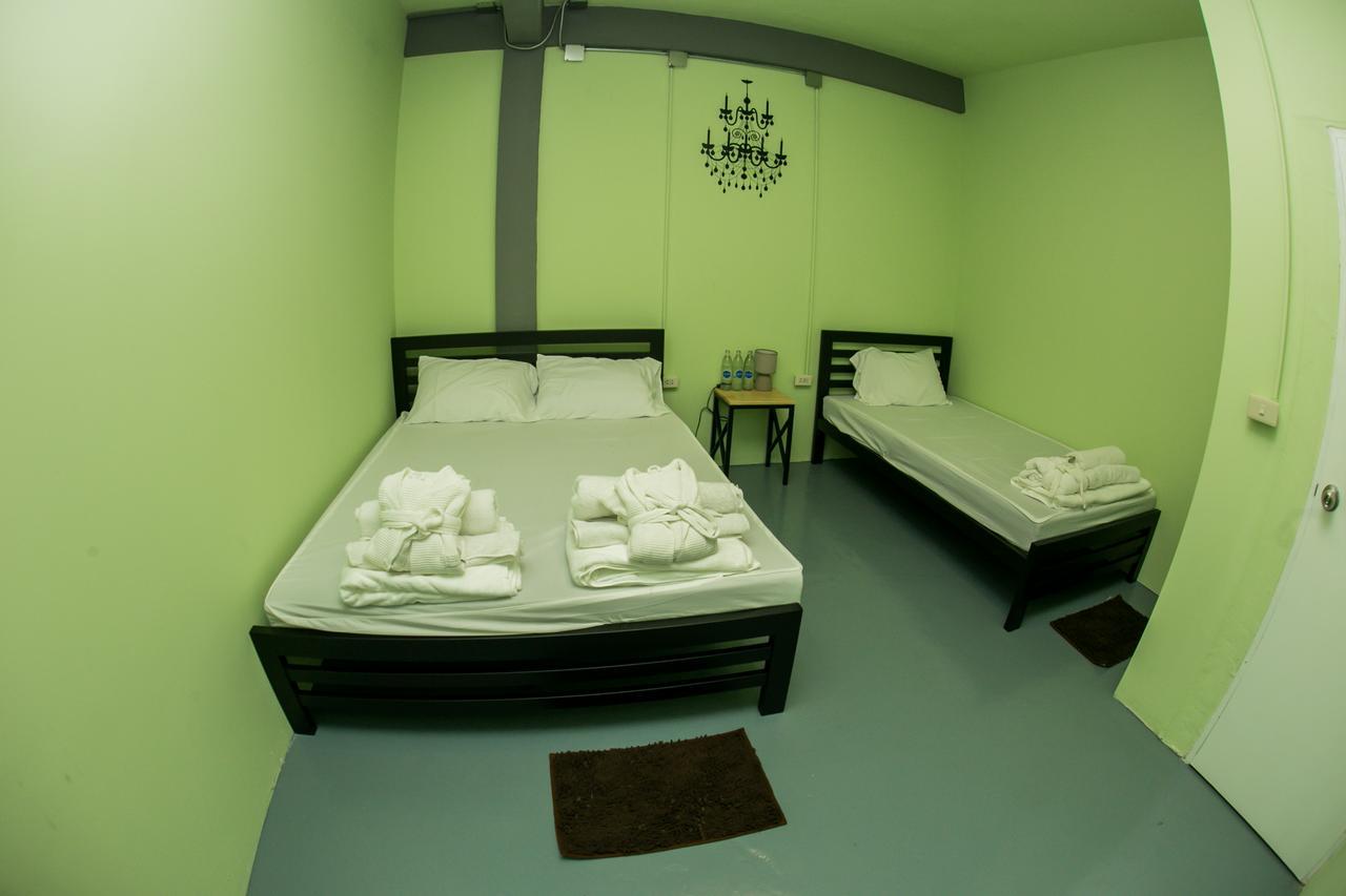Samsen 8 Hostel Бангкок Экстерьер фото
